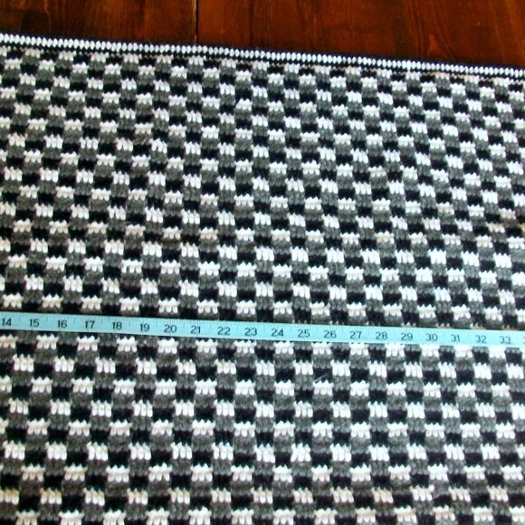 Hand Crochet Black White Metallic Silver Gray Check Lap Afghan Throw 38" x 45" - Picture 4 of 6